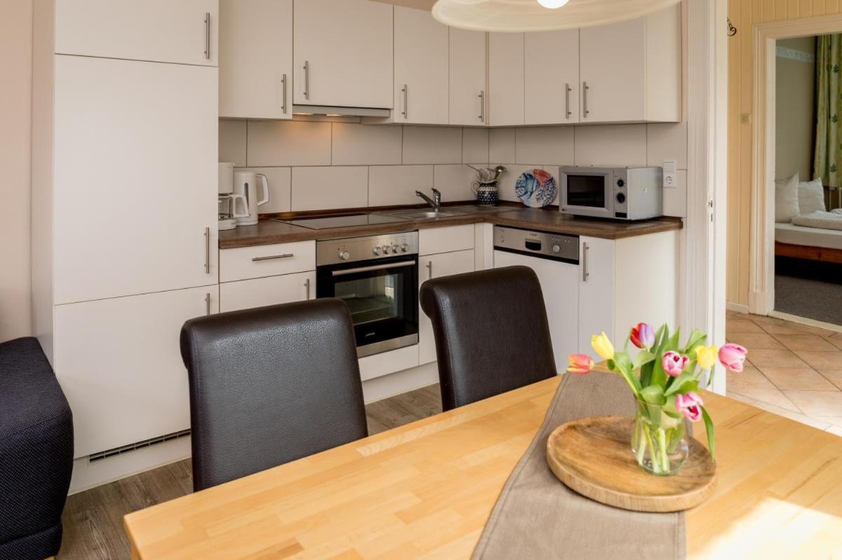 Apartamento Friesenhof Janssen - Urlaub Auf Dem Bauernhof Neuharlingersiel Exterior foto