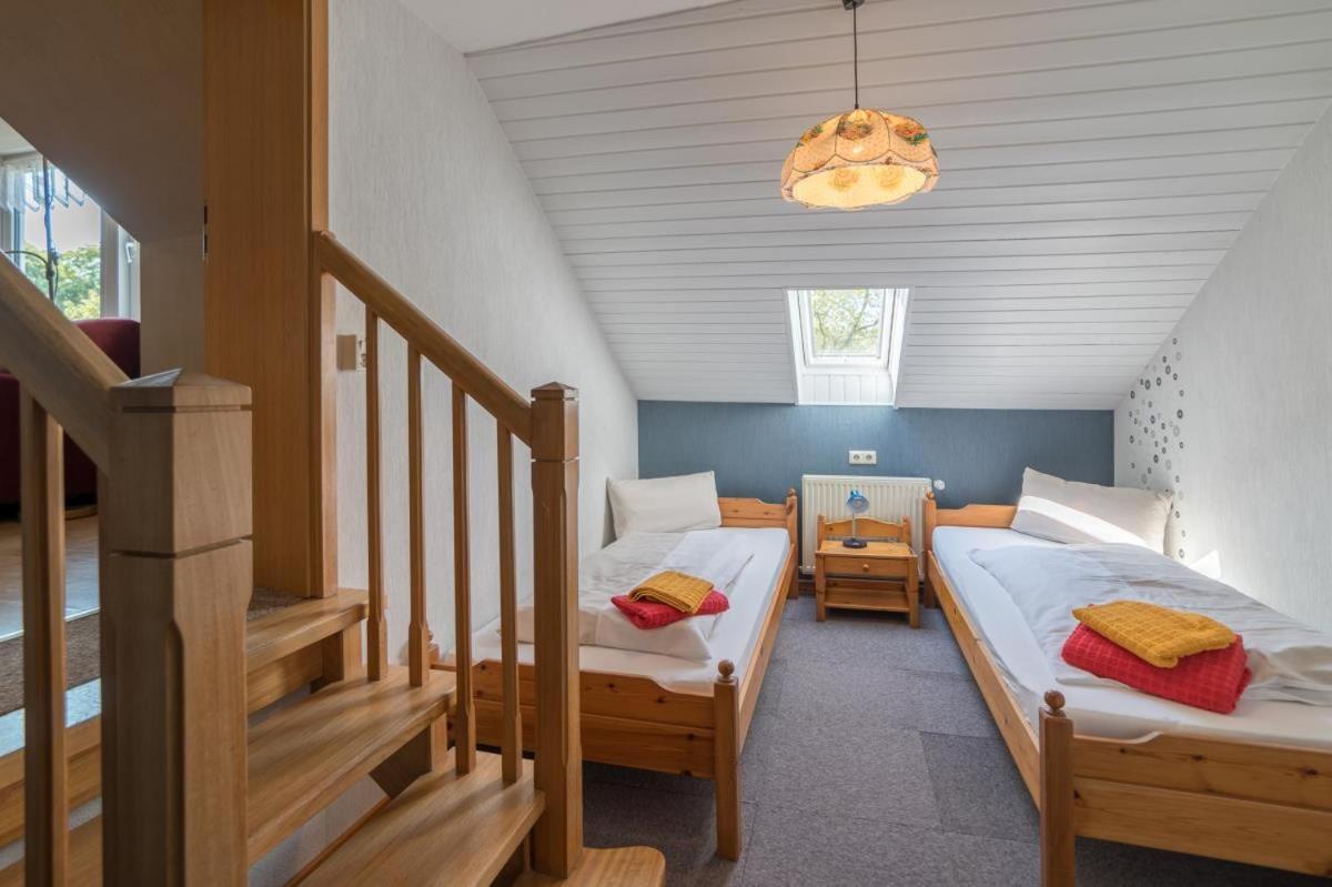 Apartamento Friesenhof Janssen - Urlaub Auf Dem Bauernhof Neuharlingersiel Exterior foto