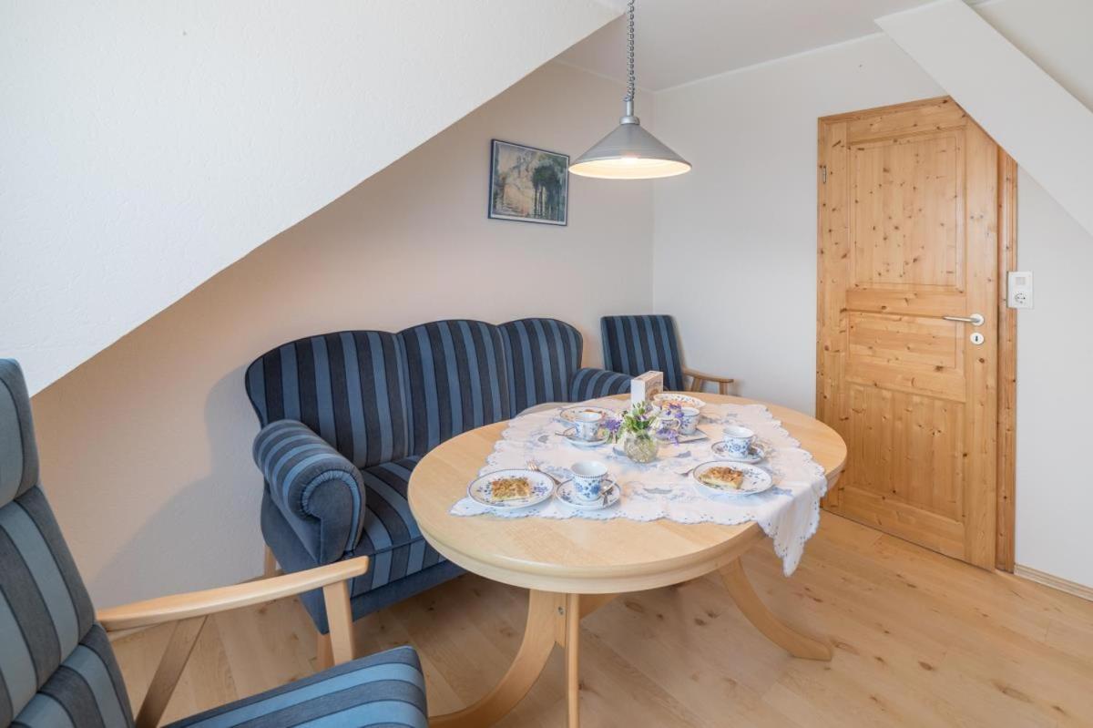 Apartamento Friesenhof Janssen - Urlaub Auf Dem Bauernhof Neuharlingersiel Exterior foto