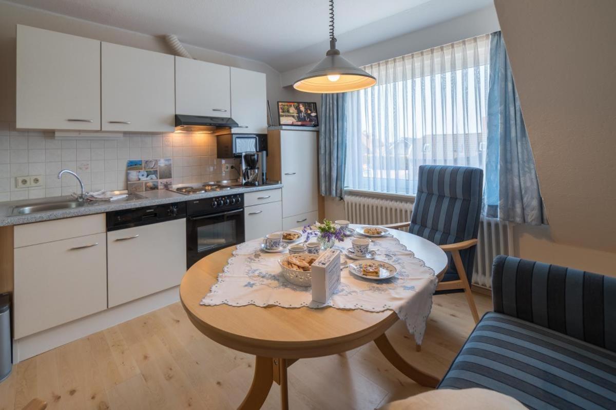 Apartamento Friesenhof Janssen - Urlaub Auf Dem Bauernhof Neuharlingersiel Exterior foto