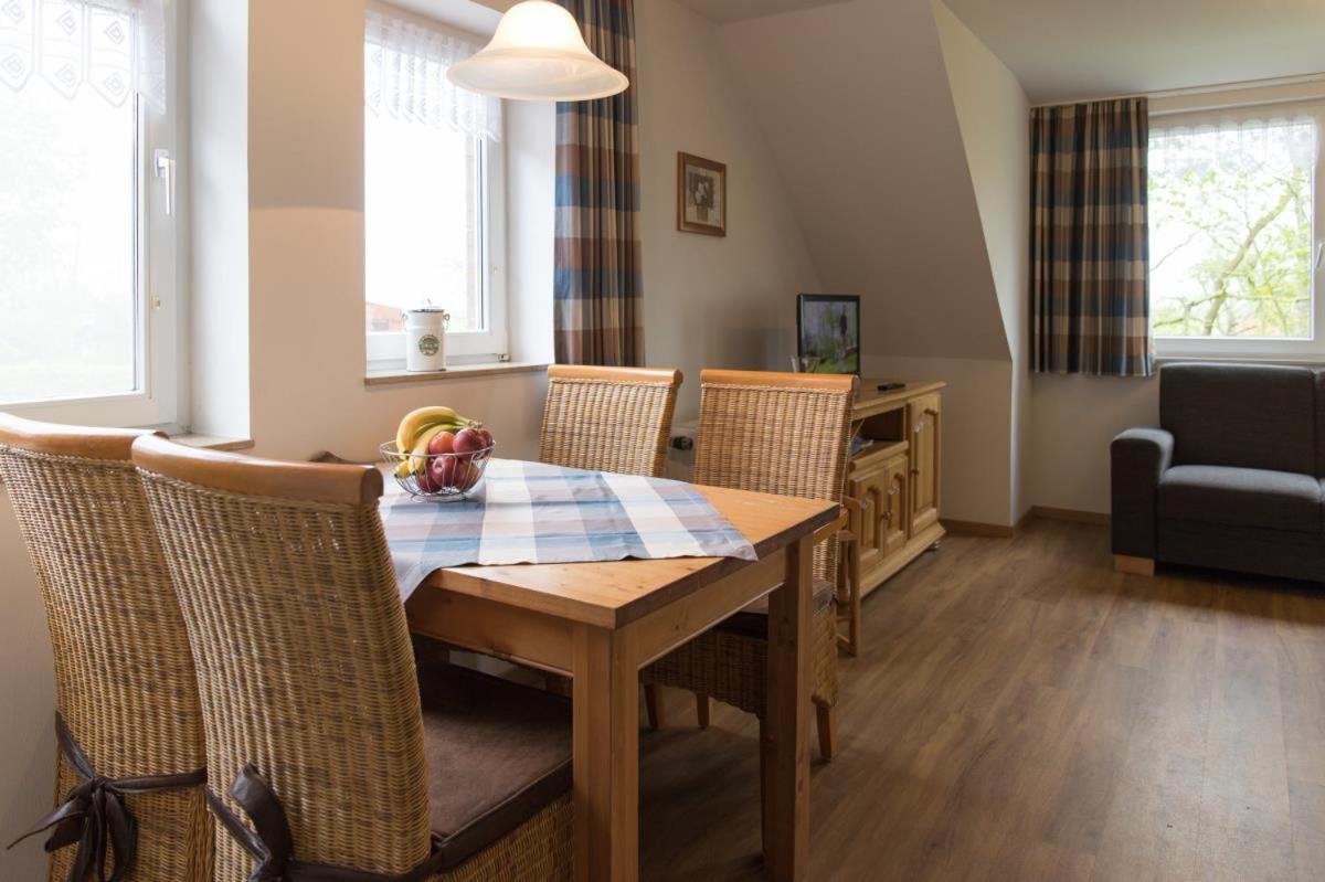 Apartamento Friesenhof Janssen - Urlaub Auf Dem Bauernhof Neuharlingersiel Exterior foto