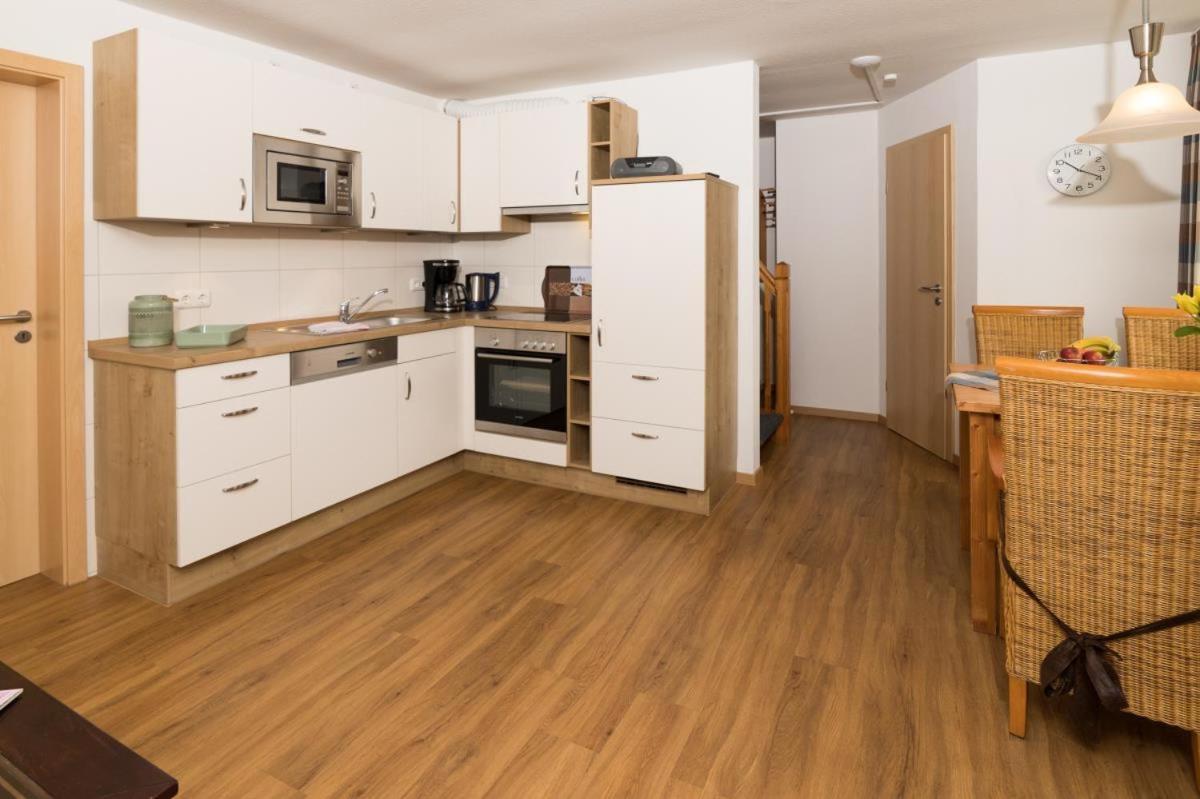 Apartamento Friesenhof Janssen - Urlaub Auf Dem Bauernhof Neuharlingersiel Exterior foto
