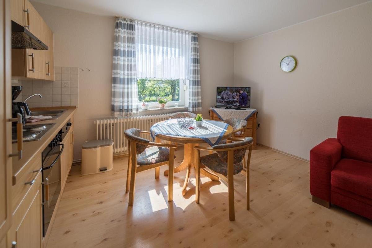 Apartamento Friesenhof Janssen - Urlaub Auf Dem Bauernhof Neuharlingersiel Exterior foto