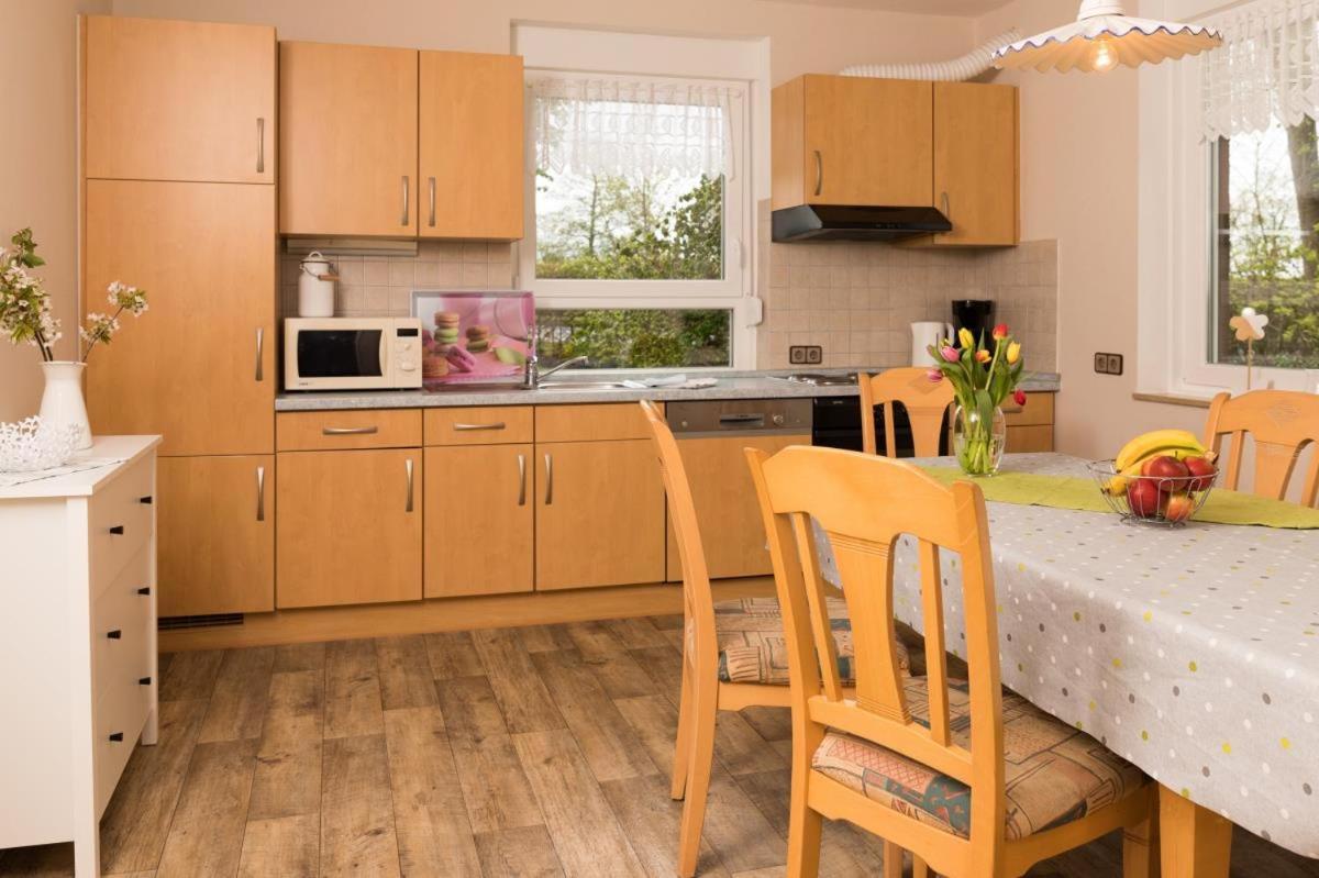 Apartamento Friesenhof Janssen - Urlaub Auf Dem Bauernhof Neuharlingersiel Exterior foto