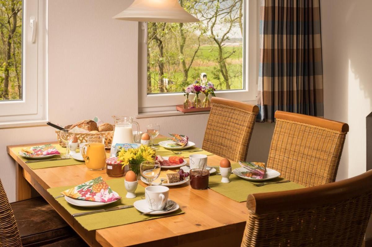 Apartamento Friesenhof Janssen - Urlaub Auf Dem Bauernhof Neuharlingersiel Exterior foto
