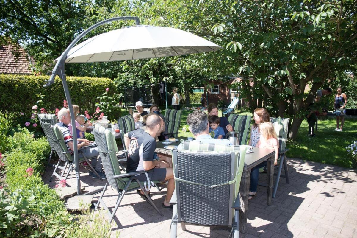Apartamento Friesenhof Janssen - Urlaub Auf Dem Bauernhof Neuharlingersiel Exterior foto