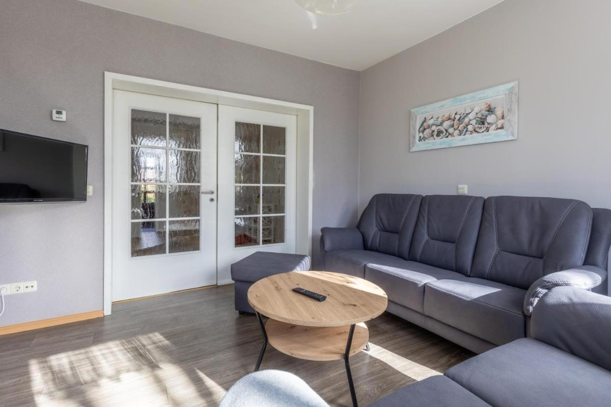 Apartamento Friesenhof Janssen - Urlaub Auf Dem Bauernhof Neuharlingersiel Exterior foto