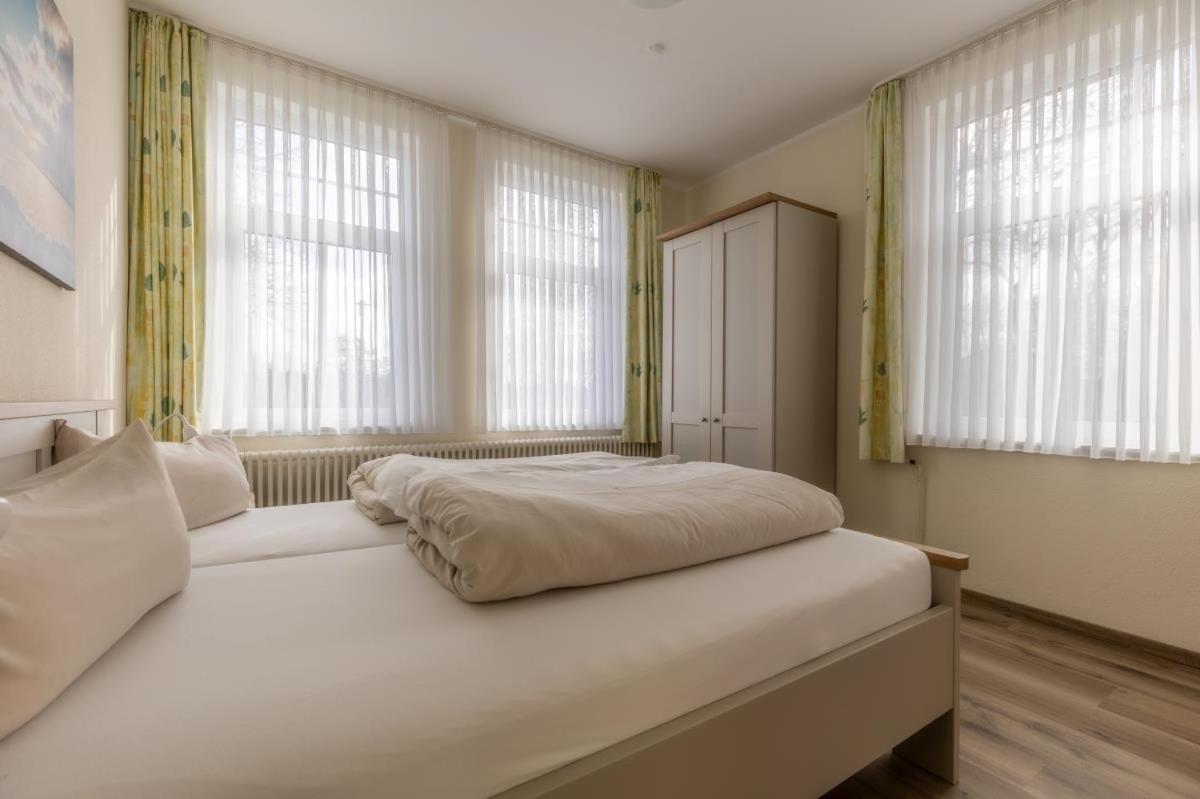 Apartamento Friesenhof Janssen - Urlaub Auf Dem Bauernhof Neuharlingersiel Exterior foto