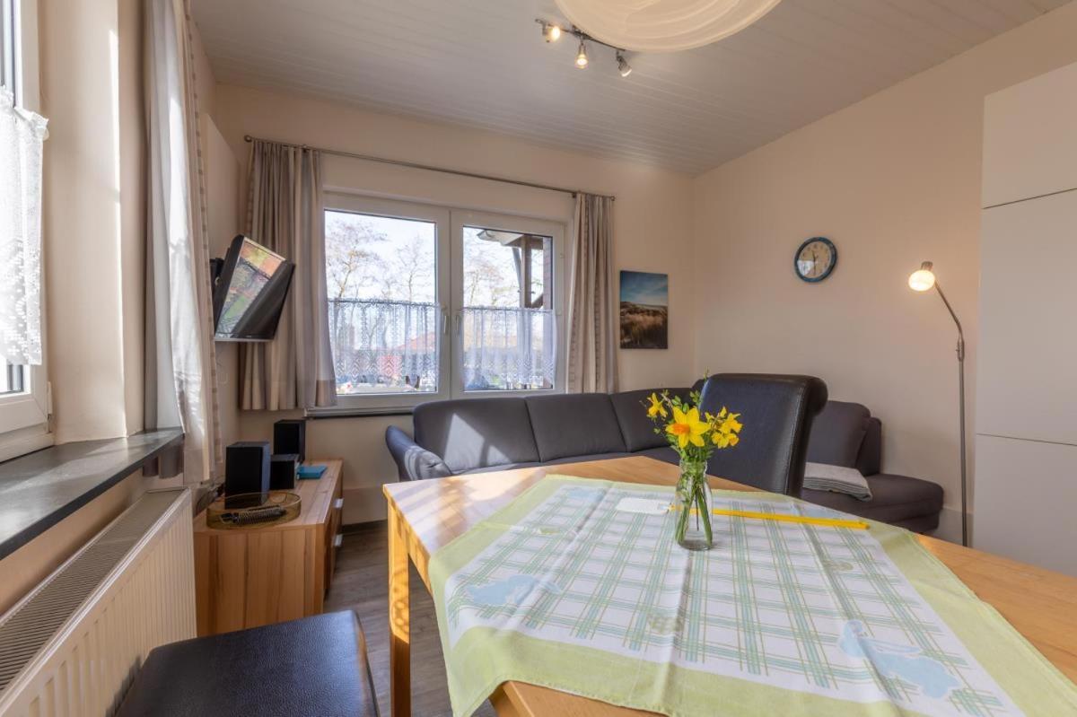 Apartamento Friesenhof Janssen - Urlaub Auf Dem Bauernhof Neuharlingersiel Exterior foto