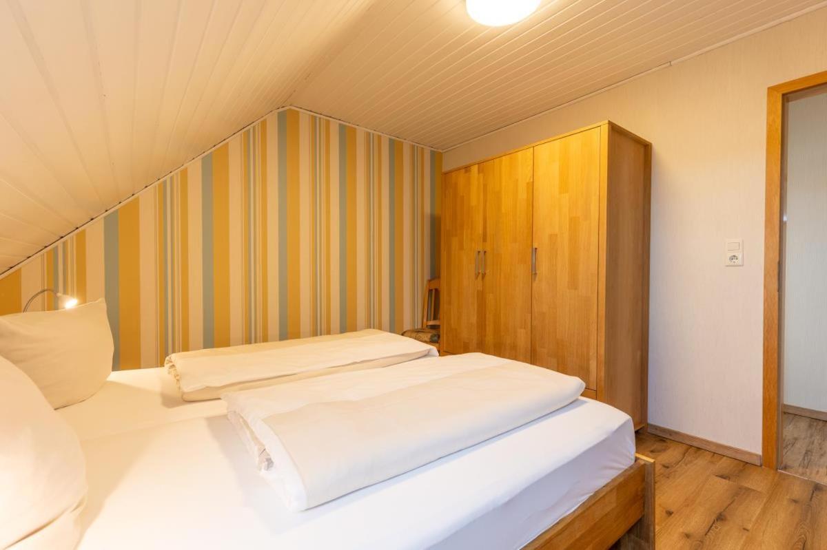 Apartamento Friesenhof Janssen - Urlaub Auf Dem Bauernhof Neuharlingersiel Exterior foto