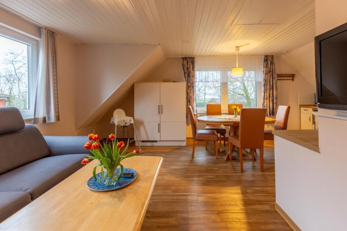 Apartamento Friesenhof Janssen - Urlaub Auf Dem Bauernhof Neuharlingersiel Exterior foto